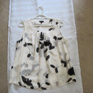 Talbots Women's M 100% silk/100% lining sleeveless pleated scoop neck top